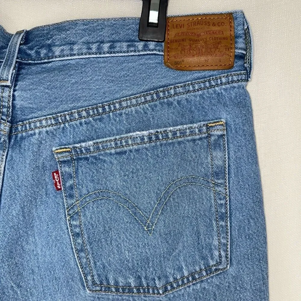 Levi’s 501 Distressed Denim High Rise Button Fly Shorts Womens 36” Casual Summer
